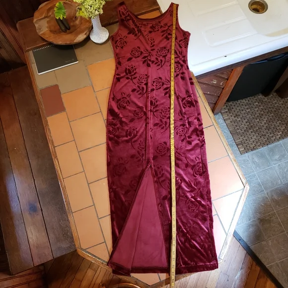 VTG 90s Wine red velvet Tank Dress Maxi with embossed Rose pattern - Picture 8 of 9